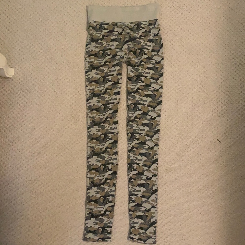 Avenu Camo/Multicolored Tights/Leggings